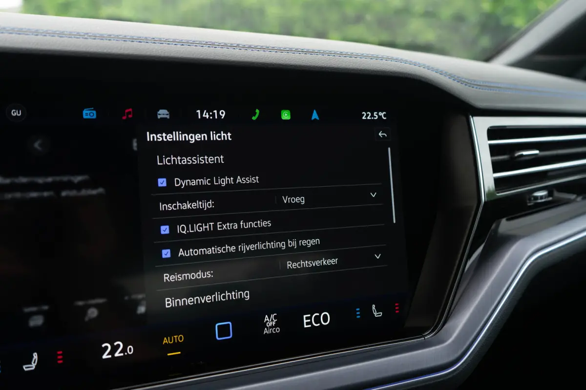 3.0 TSI eHybrid 4MOTION R / 5 Jaar Fabrieksgarantie/ Puglia/ Standkachel/ Luchtvering/ Adaptive Cruise Control/ Panoramadak/ 340kW (461PK)