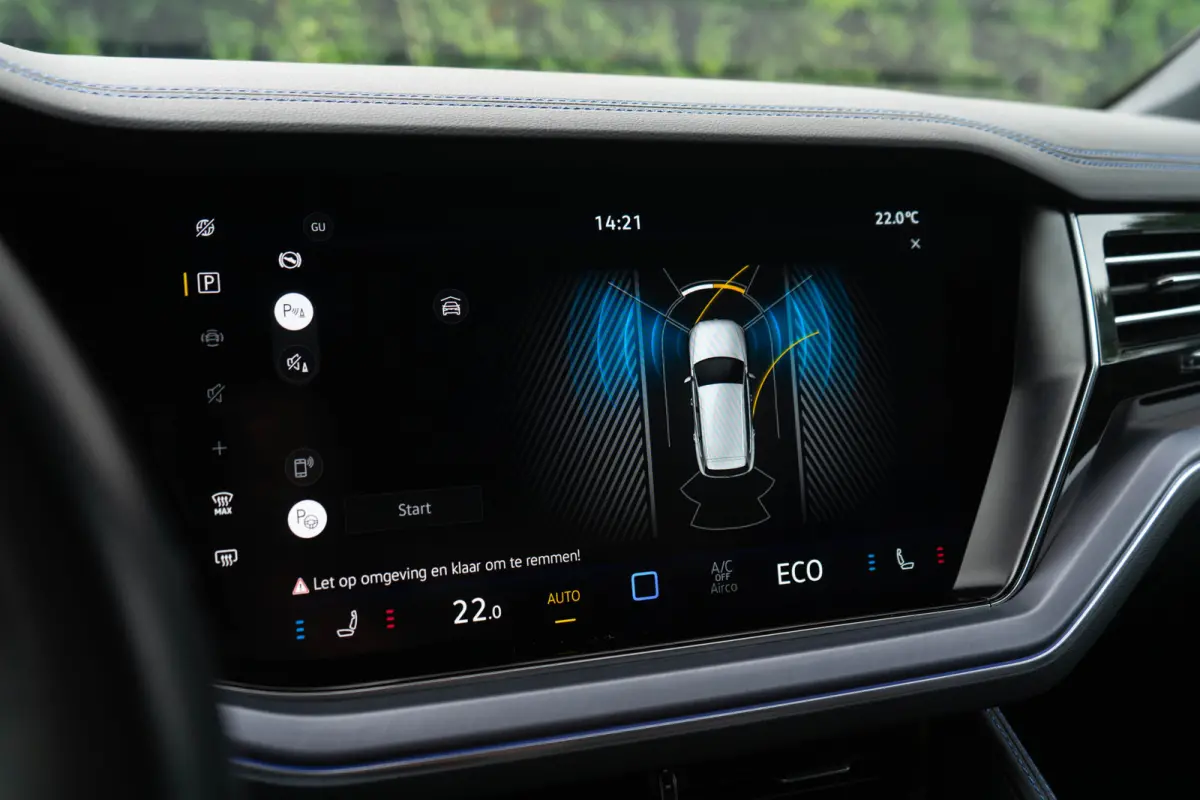 3.0 TSI eHybrid 4MOTION R / 5 Jaar Fabrieksgarantie/ Puglia/ Standkachel/ Luchtvering/ Adaptive Cruise Control/ Panoramadak/ 340kW (461PK)