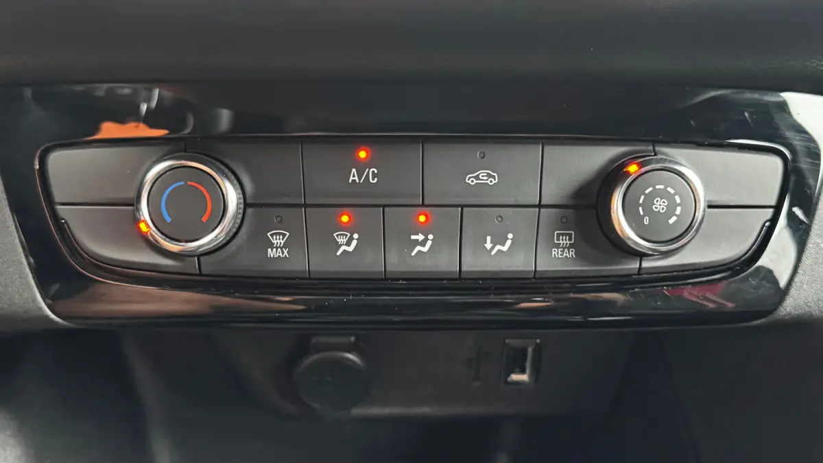 1.2 TURBO 100PK GS-LINE / NAVI / AIRCO / LED / 16" LMV / BLUETOOTH / CRUISECONTROL !!