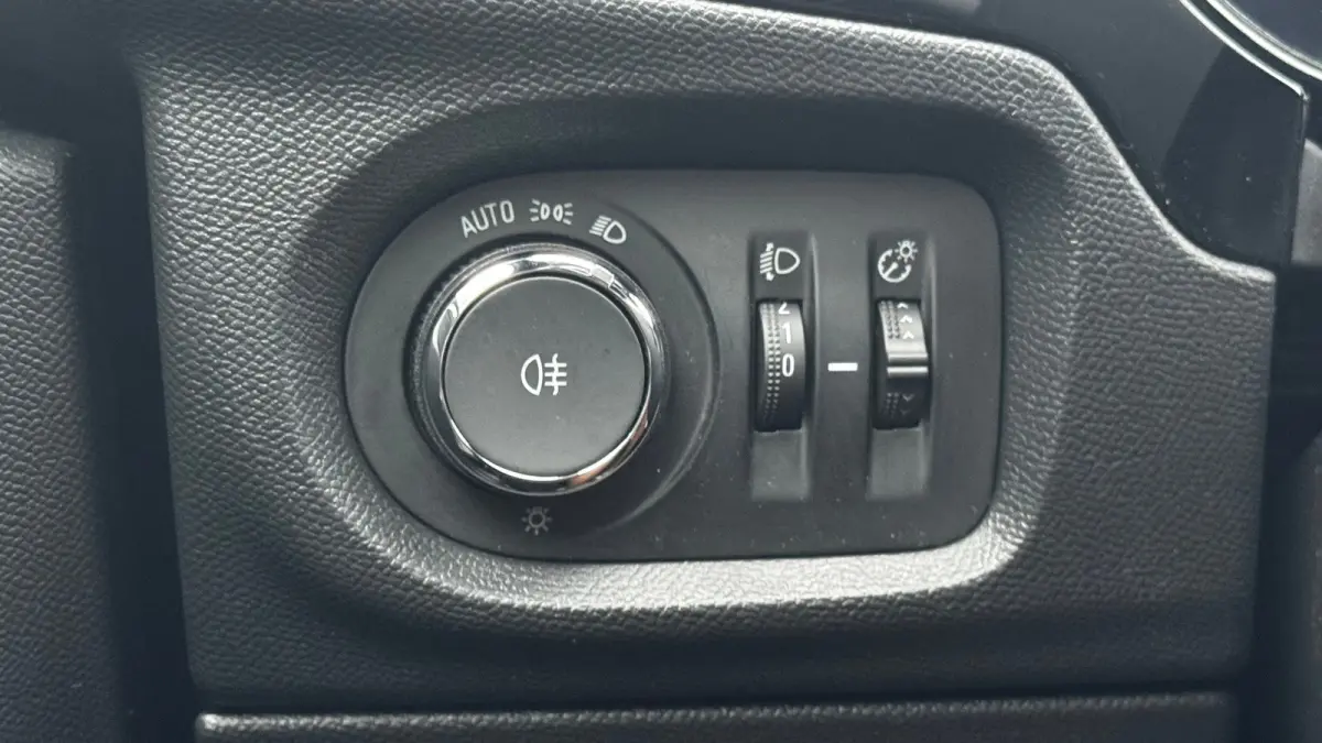 1.2 TURBO 100PK GS-LINE / NAVI / AIRCO / LED / 16" LMV / BLUETOOTH / CRUISECONTROL !!
