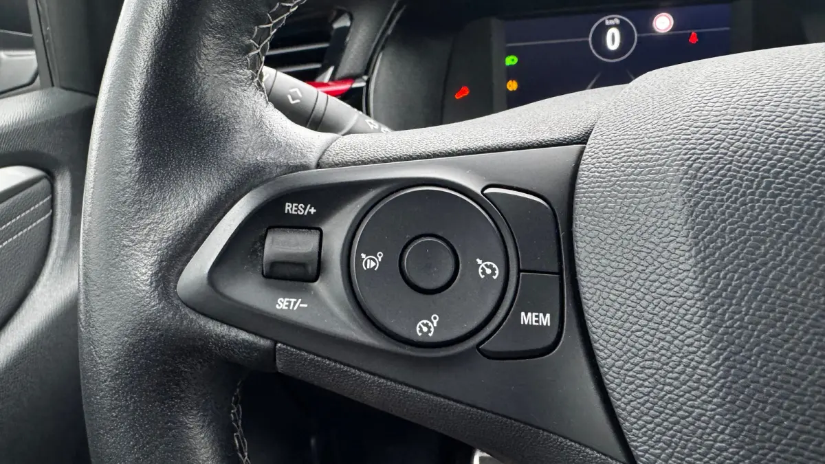 1.2 TURBO 100PK GS-LINE / NAVI / AIRCO / LED / 16" LMV / BLUETOOTH / CRUISECONTROL !!