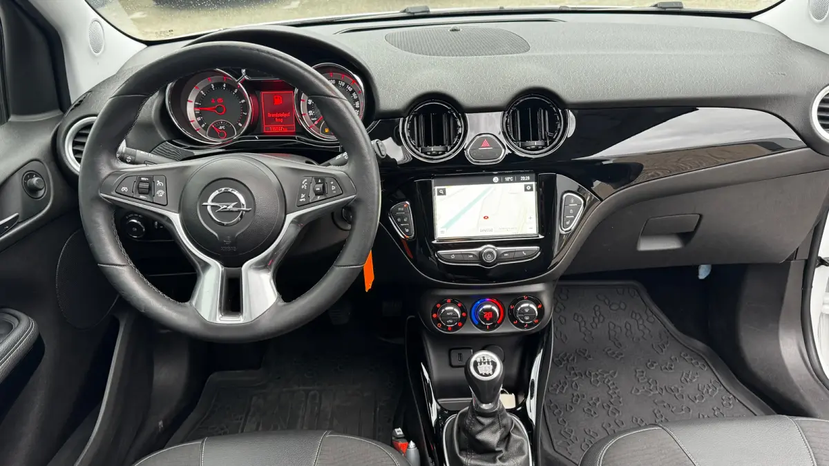 Rocks 1.0 TURBO 90PK BLITZ / NAVI / LEDER / CLIMA LED / PDC / 17" LMV / APPLE CARPLAY / ANDROID AUTO / BLUETOOTH / CRUISECONTROL !!