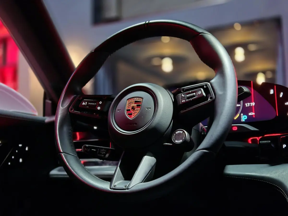93kWh Performance Plus |PASM|FABRIEKSG.|5-ZITS|21"