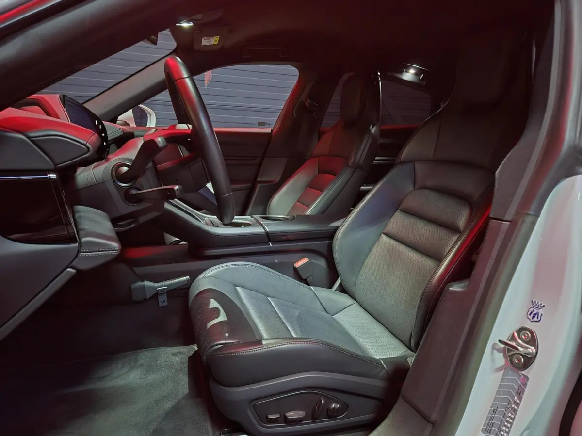 93kWh Performance Plus |PASM|FABRIEKSG.|5-ZITS|21"