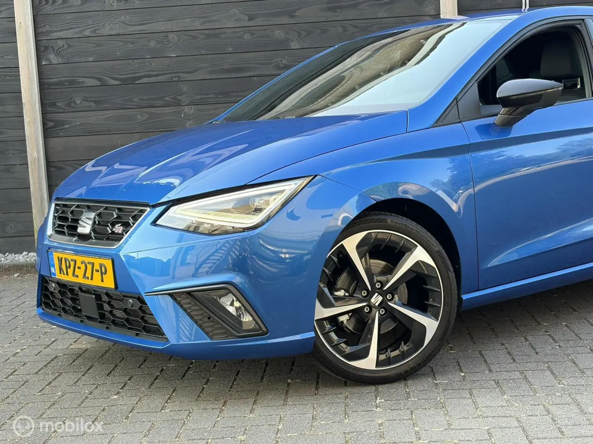1.0 EcoTSI FR Business Camera / 18" / Beats / LED / 15.875 KM!!