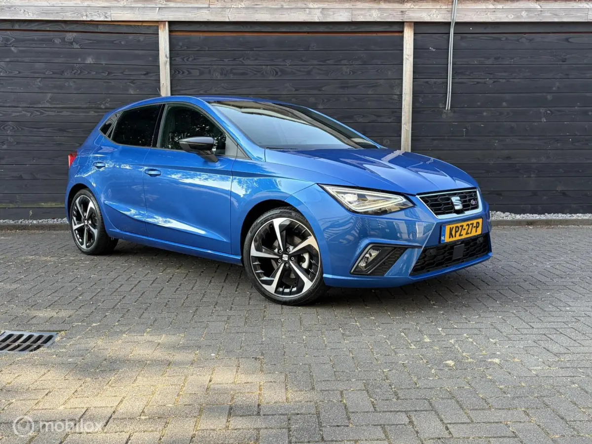 1.0 EcoTSI FR Business Camera / 18" / Beats / LED / 15.875 KM!!