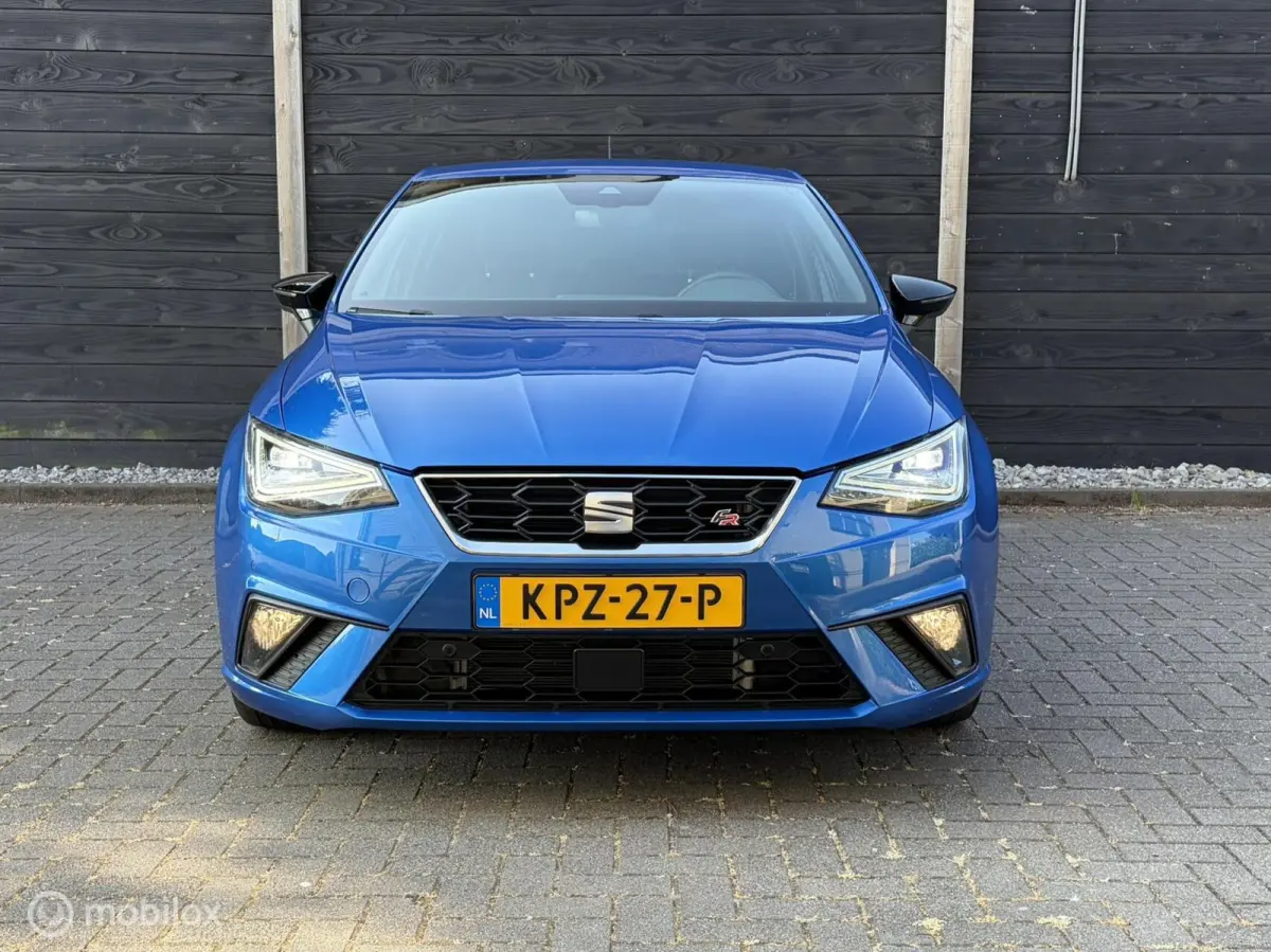 1.0 EcoTSI FR Business Camera / 18" / Beats / LED / 15.875 KM!!