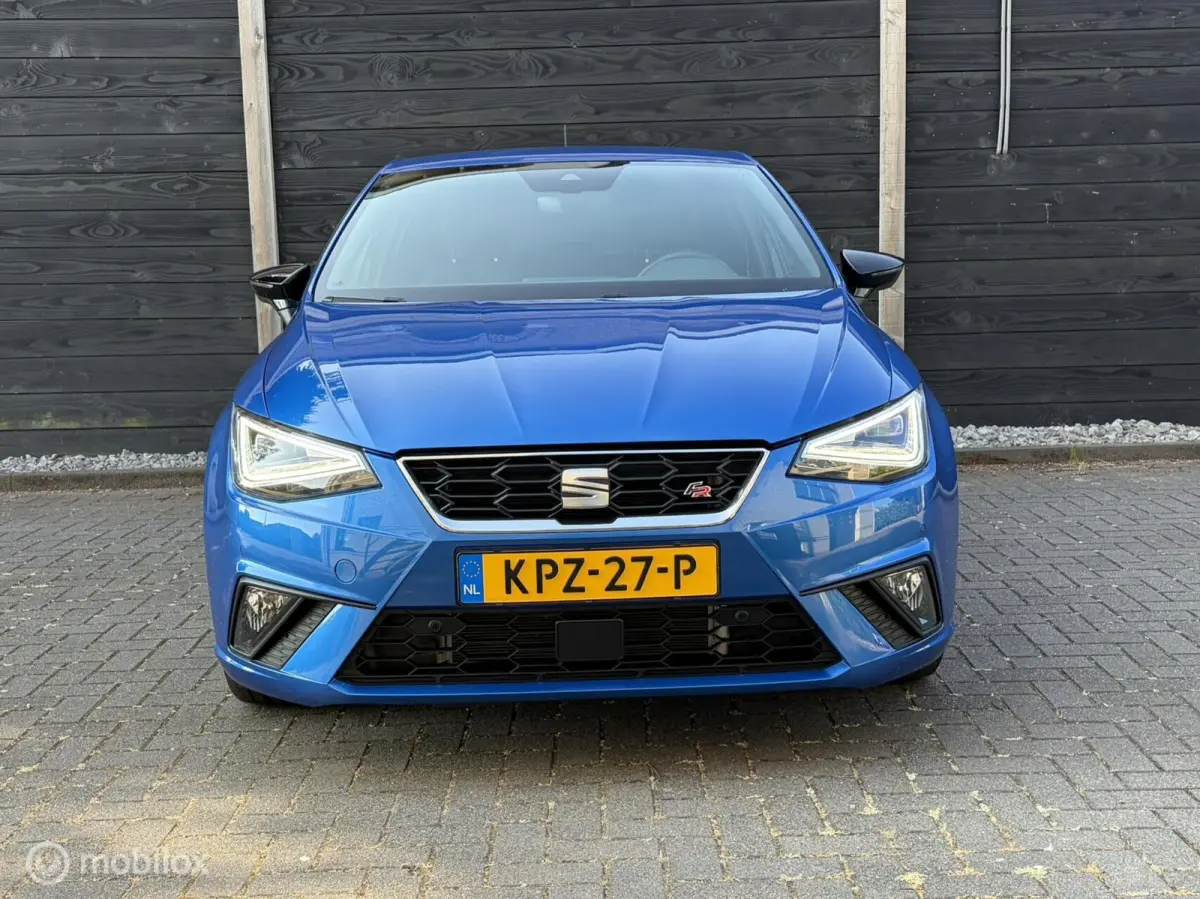 1.0 EcoTSI FR Business Camera / 18" / Beats / LED / 15.875 KM!!