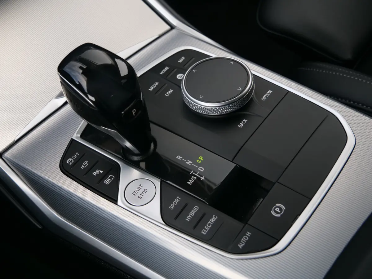330e High Executive 292Pk Automaat Apple Carplay / Adaptive Cruise / Head-up Display
