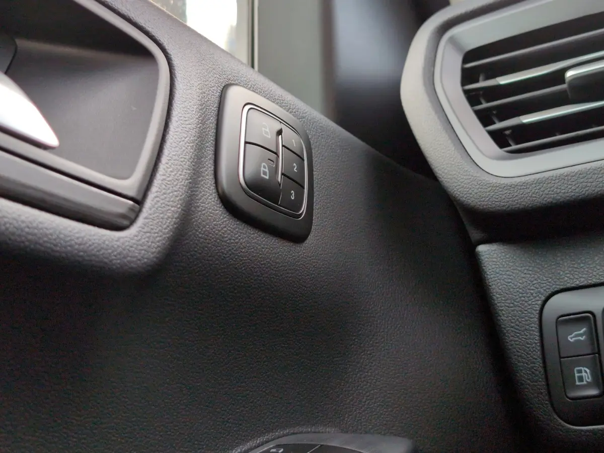 Plug-In Hybrid Active X | TREKHAAK | PANO | PREMIUM AUDIO | MATRIX LED | Matrix-LED-koplamp | Panoramisch zonnedak elektrisch | Sound-systeem Bang & Olufsen Play