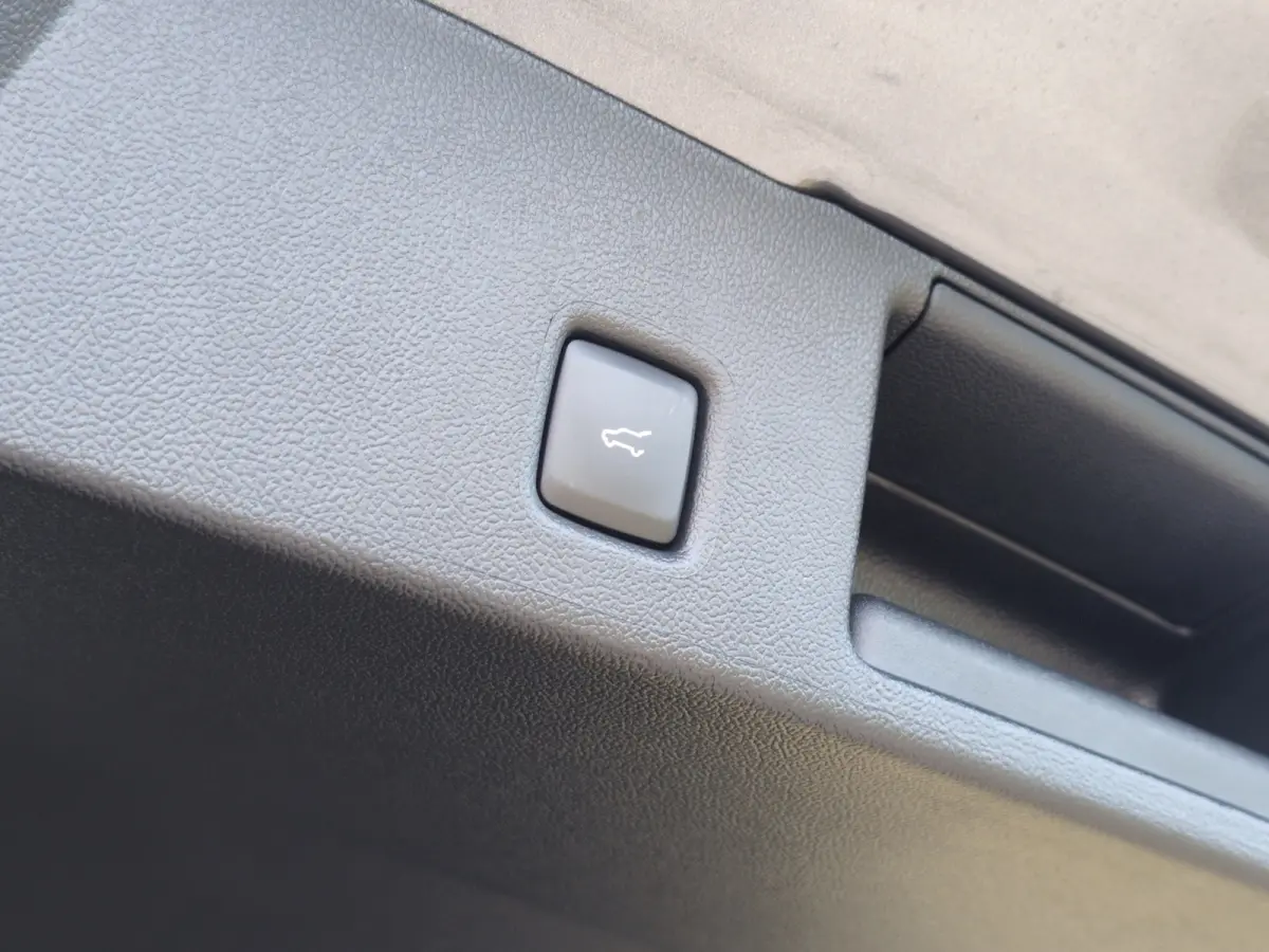 Plug-In Hybrid Active X | TREKHAAK | PANO | PREMIUM AUDIO | MATRIX LED | Matrix-LED-koplamp | Panoramisch zonnedak elektrisch | Sound-systeem Bang & Olufsen Play