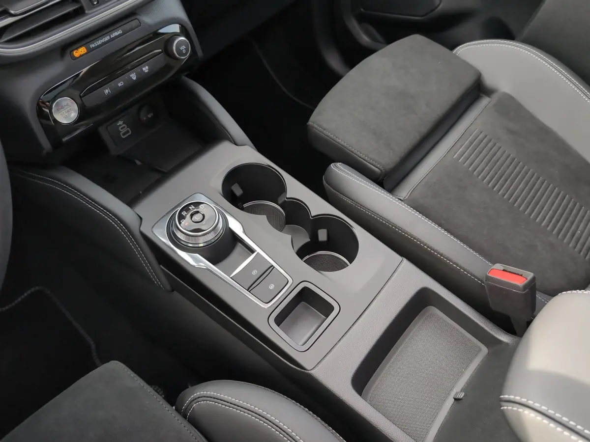 Plug-In Hybrid Active X | TREKHAAK | PANO | PREMIUM AUDIO | MATRIX LED | Matrix-LED-koplamp | Panoramisch zonnedak elektrisch | Sound-systeem Bang & Olufsen Play