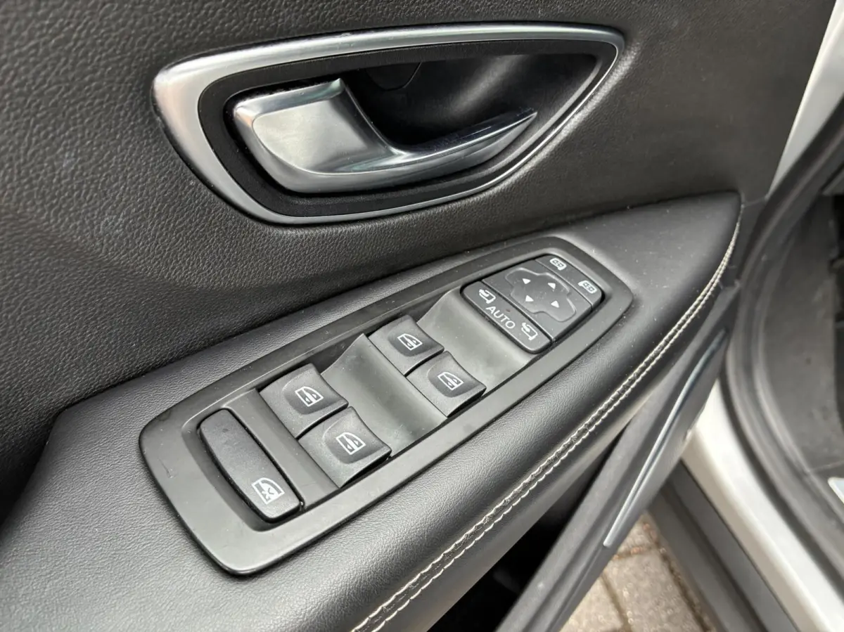 1.2 TCe Intens 7 Persoons CarPlay 2018 vol opties leer massage nw distributieriem eerste eigenaar