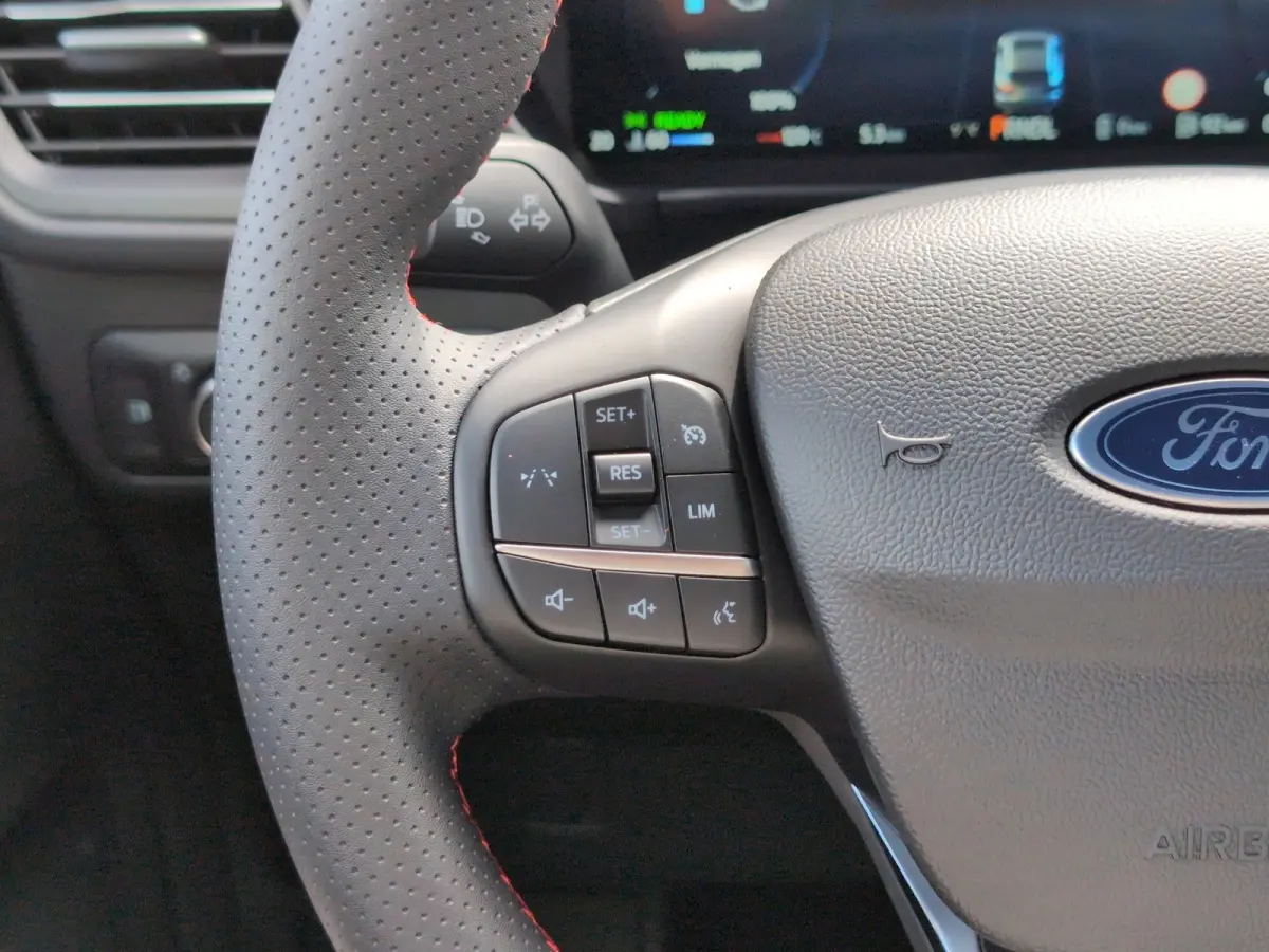 Plug-In Hybrid ST-Line | TREKHAAK | WINTER PAKKET | ADAPTIEVE CRUISE CONTROL | DRAADLOZE CARPLAY | Achteruitrijcamera | Adaptive cruisecontrol (Adaptive Cruise Control) | Stoelverwarming ach