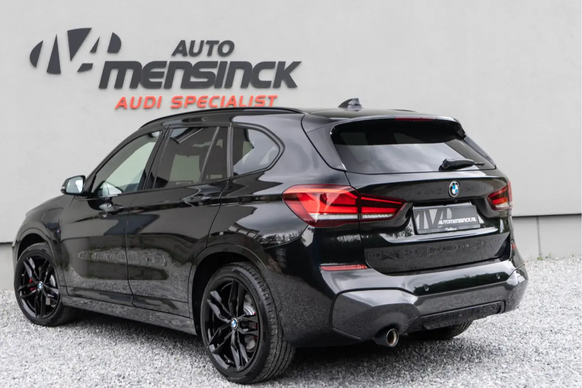 xDrive25e High Executive Edition / M-Sport/ Virtual Cockpit/ Afneembare Trekhaak/ 93kW (126PK)