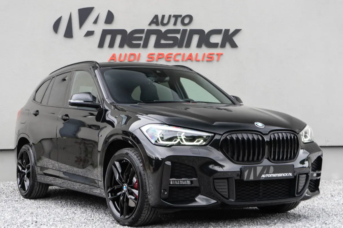 xDrive25e High Executive Edition / M-Sport/ Virtual Cockpit/ Afneembare Trekhaak/ 93kW (126PK)