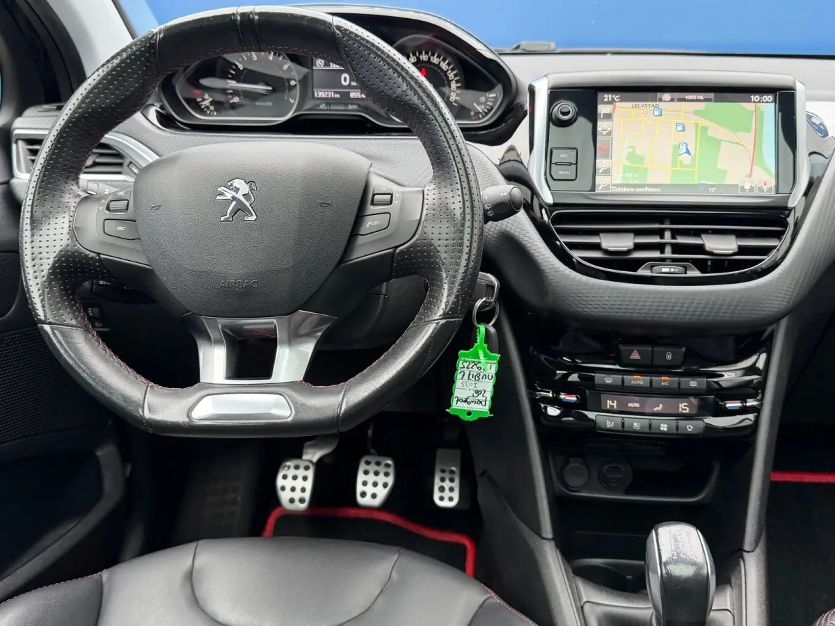 1.2 PureTech GT-line|Distributie VV|Pano|Camera|Navi|Climate|HalfLeder|Cruise|PDC|LMV|Apk tot 01-07-2027|