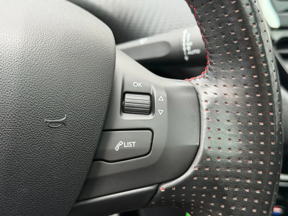 1.2 PureTech GT-line|Distributie VV|Pano|Camera|Navi|Climate|HalfLeder|Cruise|PDC|LMV|Apk tot 01-07-2027|