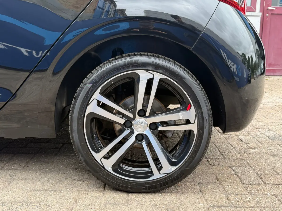 1.2 PureTech GT-line|Distributie VV|Pano|Camera|Navi|Climate|HalfLeder|Cruise|PDC|LMV|Apk tot 01-07-2027|