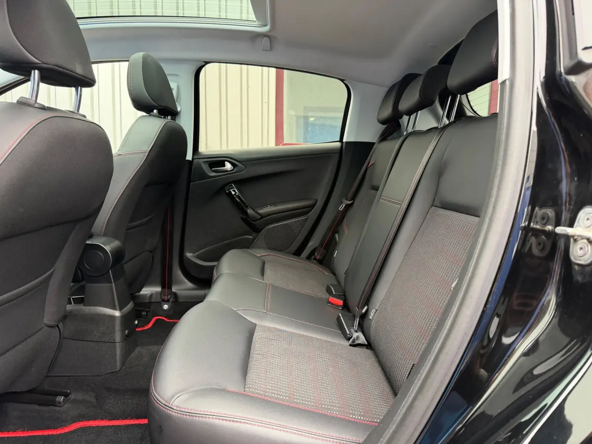 1.2 PureTech GT-line|Distributie VV|Pano|Camera|Navi|Climate|HalfLeder|Cruise|PDC|LMV|Apk tot 01-07-2027|