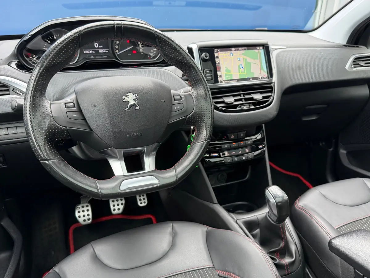 1.2 PureTech GT-line|Distributie VV|Pano|Camera|Navi|Climate|HalfLeder|Cruise|PDC|LMV|Apk tot 01-07-2027|