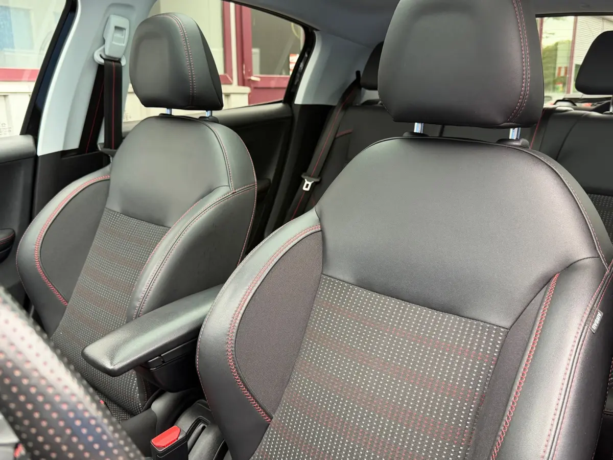 1.2 PureTech GT-line|Distributie VV|Pano|Camera|Navi|Climate|HalfLeder|Cruise|PDC|LMV|Apk tot 01-07-2027|
