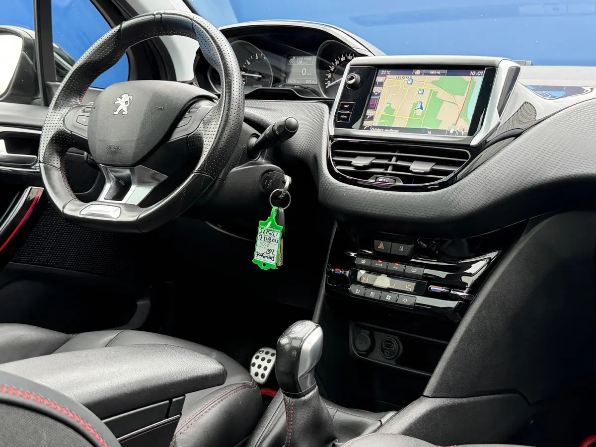 1.2 PureTech GT-line|Distributie VV|Pano|Camera|Navi|Climate|HalfLeder|Cruise|PDC|LMV|Apk tot 01-07-2027|