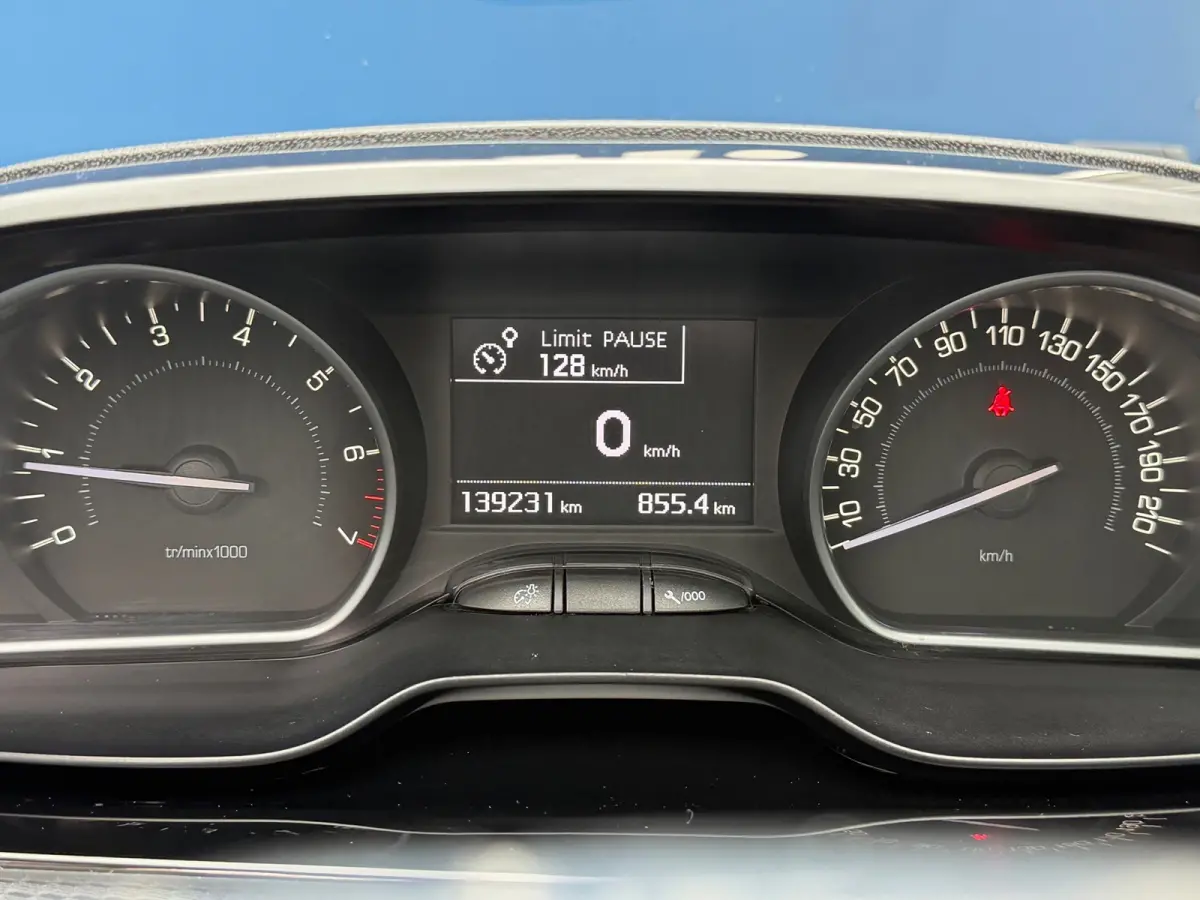 1.2 PureTech GT-line|Distributie VV|Pano|Camera|Navi|Climate|HalfLeder|Cruise|PDC|LMV|Apk tot 01-07-2027|