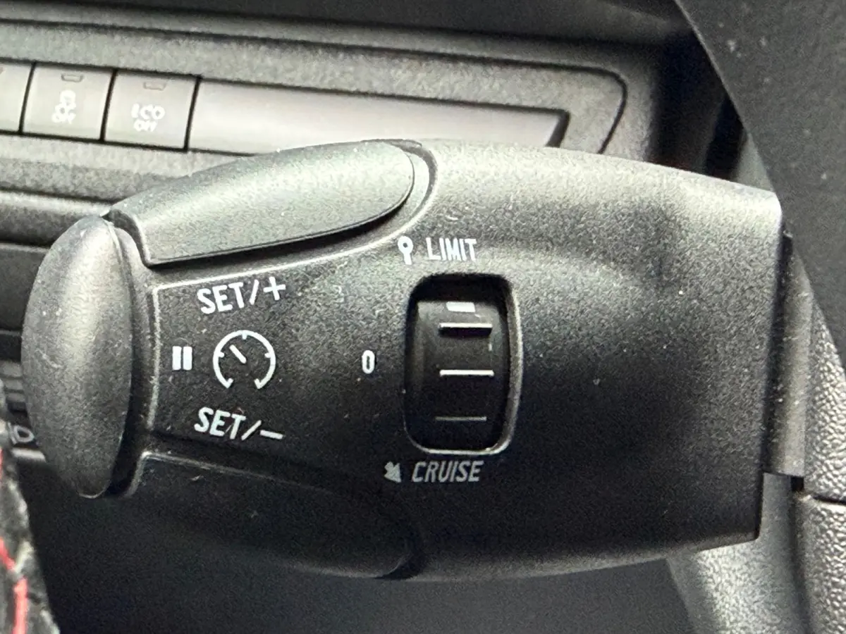1.2 PureTech GT-line|Distributie VV|Pano|Camera|Navi|Climate|HalfLeder|Cruise|PDC|LMV|Apk tot 01-07-2027|