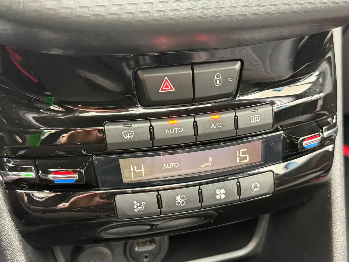 1.2 PureTech GT-line|Distributie VV|Pano|Camera|Navi|Climate|HalfLeder|Cruise|PDC|LMV|Apk tot 01-07-2027|