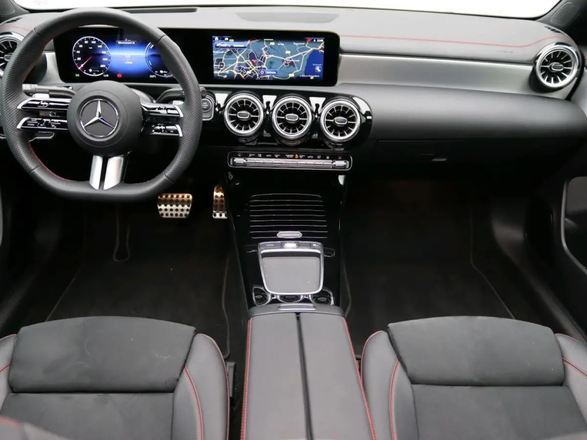 250 e Business Solution AMG / Panaroma-dak / Memory-Stoelen / Night-Pakket / Headup-Display /