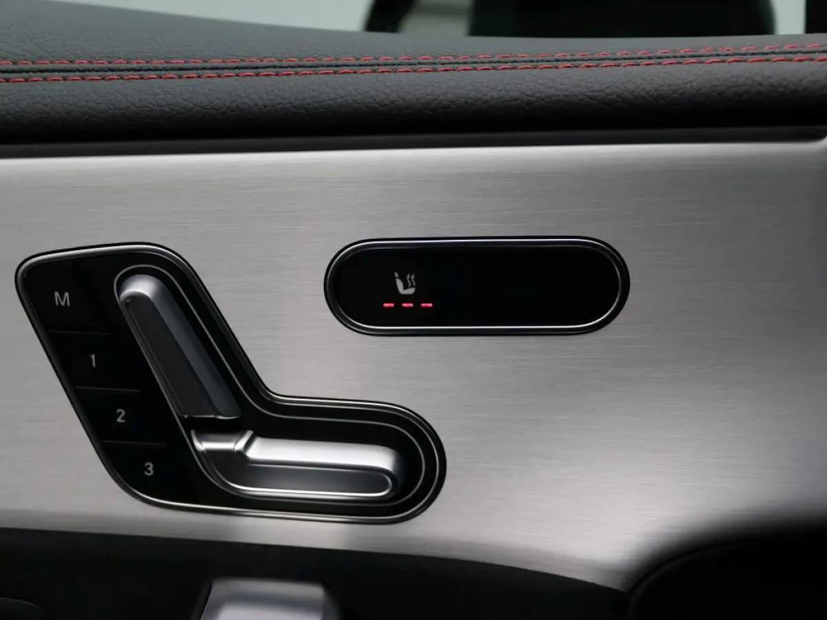 250 e Business Solution AMG / Panaroma-dak / Memory-Stoelen / Night-Pakket / Headup-Display /