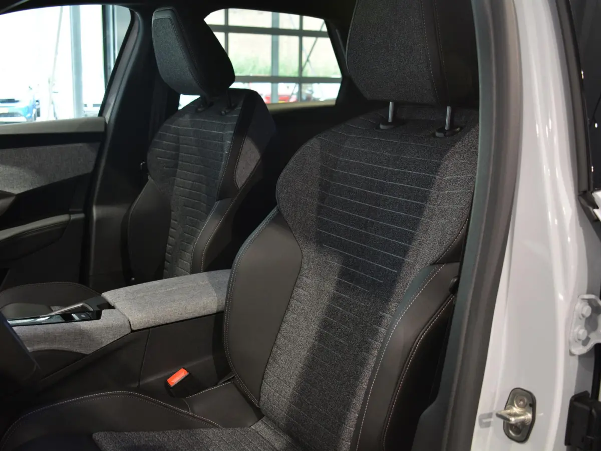Allure Avantage 210 73 kWh | Camera | Stoelverwarming | 19 inch velgen