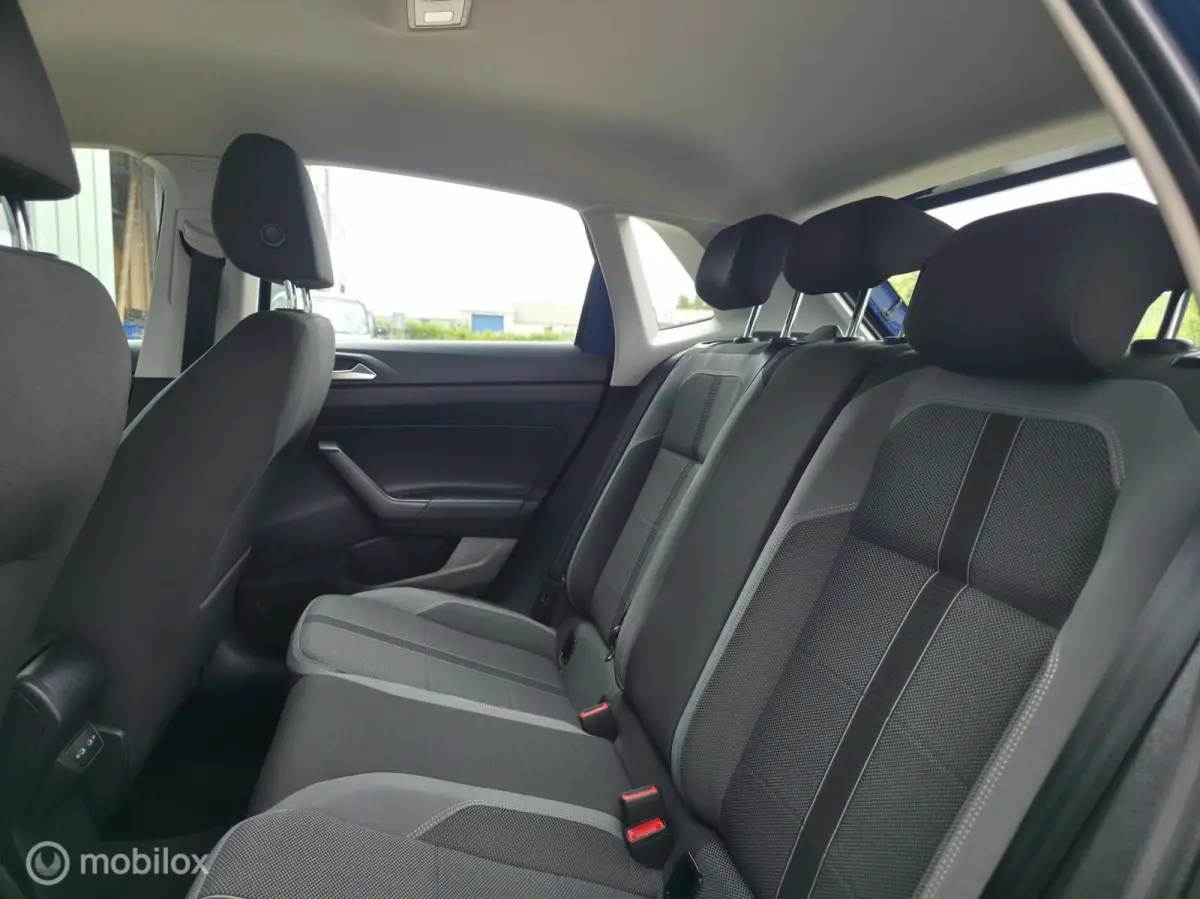 1.0 TSI R-Line / Navi / Camera / Carplay
