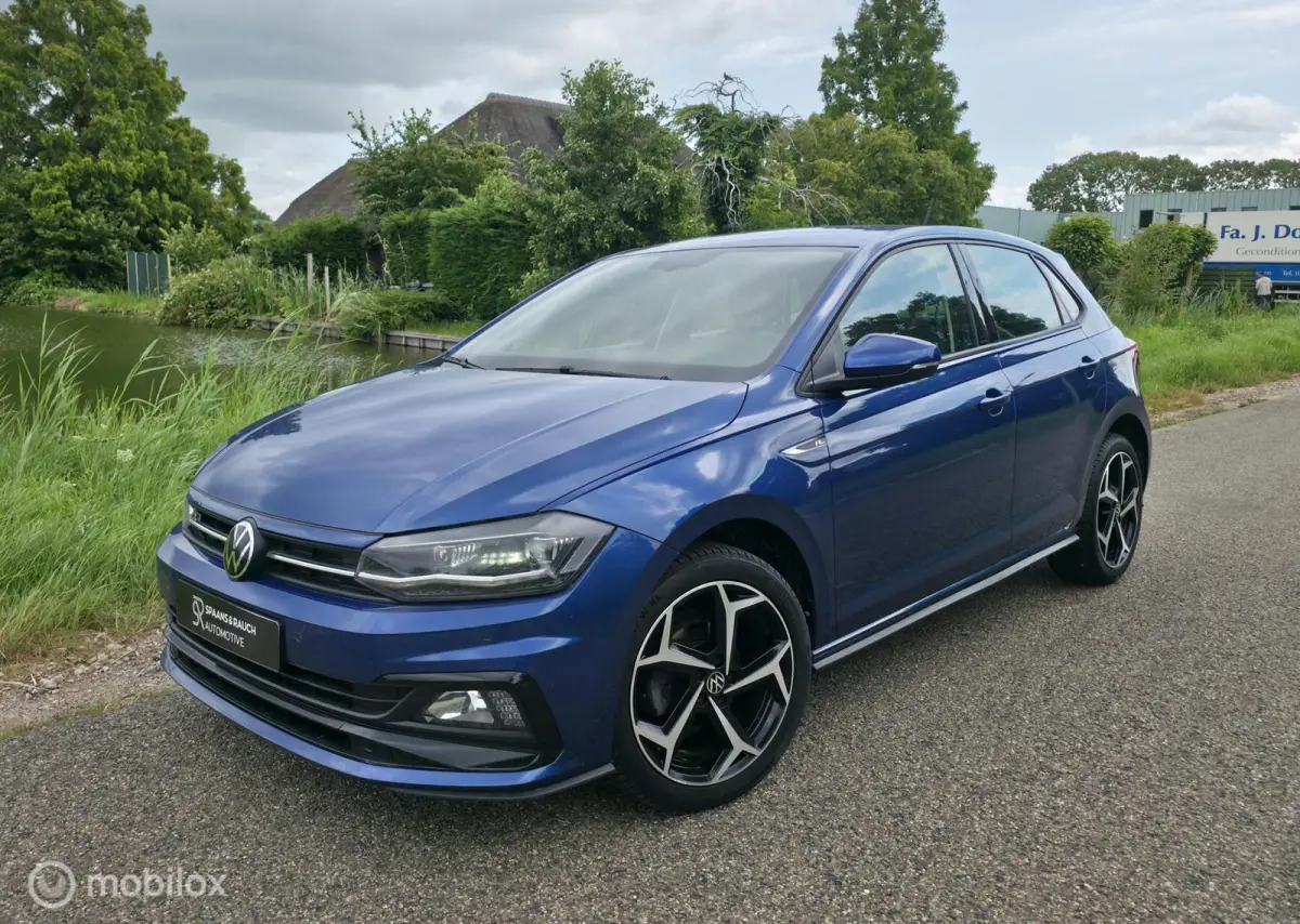 1.0 TSI R-Line / Navi / Camera / Carplay