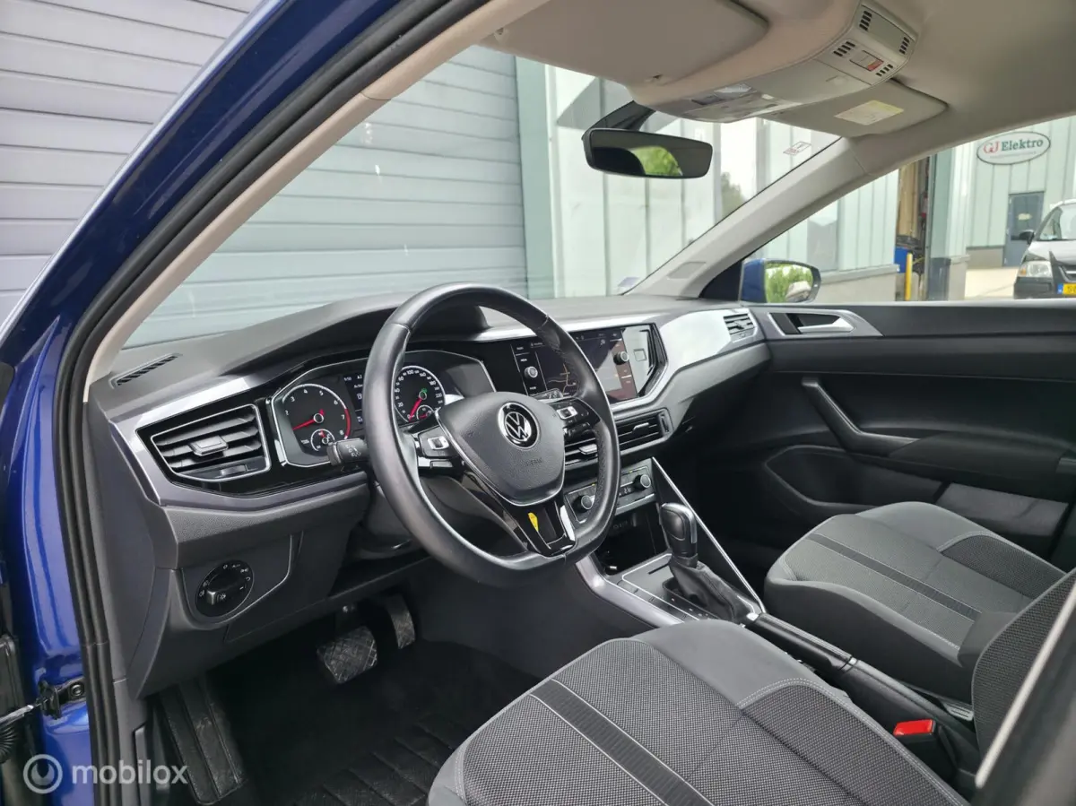 1.0 TSI R-Line / Navi / Camera / Carplay