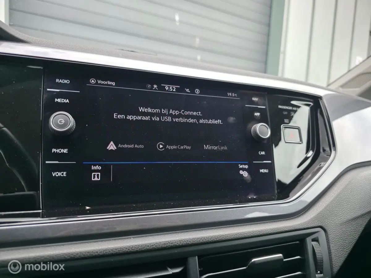 1.0 TSI R-Line / Navi / Camera / Carplay
