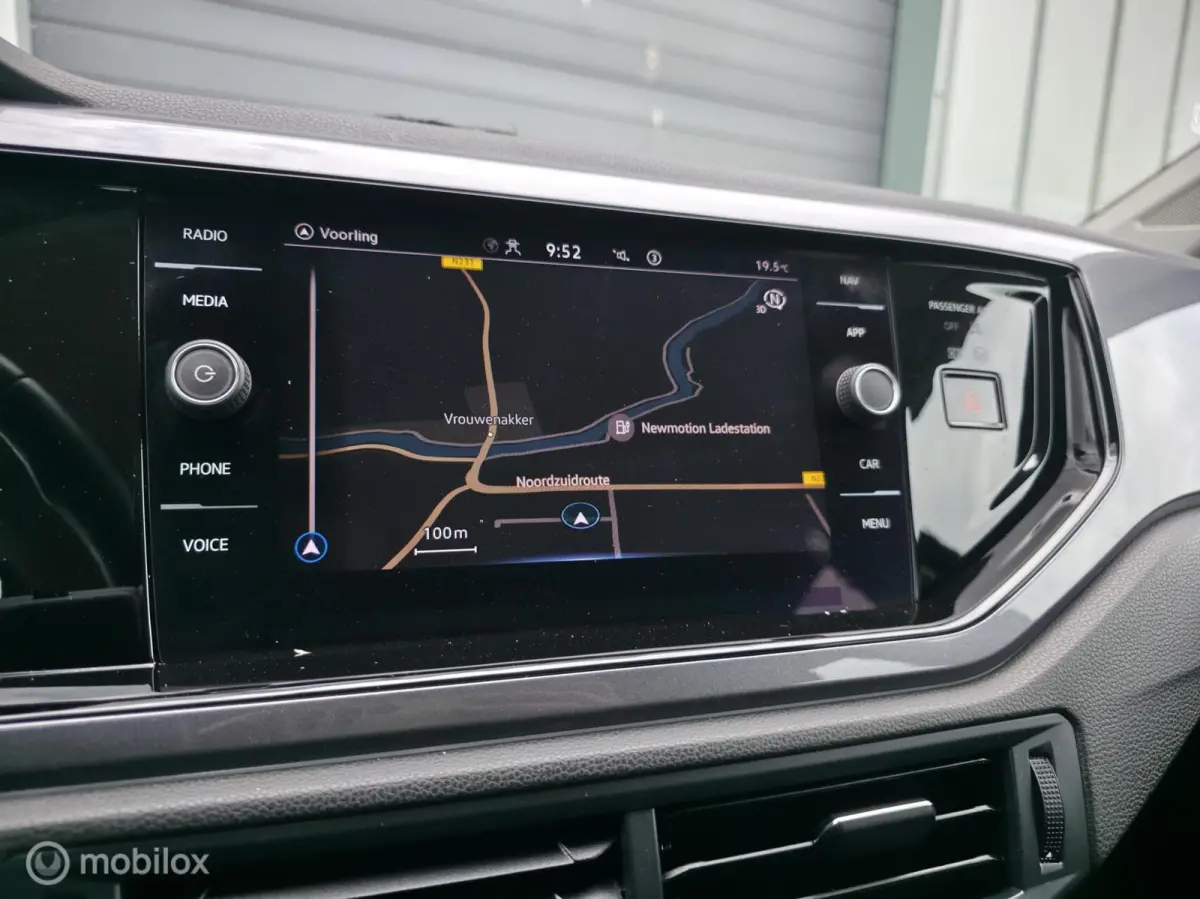 1.0 TSI R-Line / Navi / Camera / Carplay
