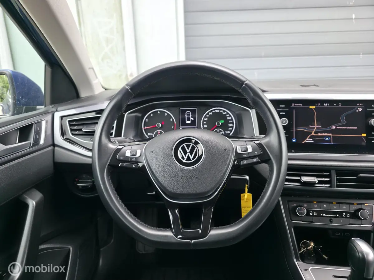 1.0 TSI R-Line / Navi / Camera / Carplay