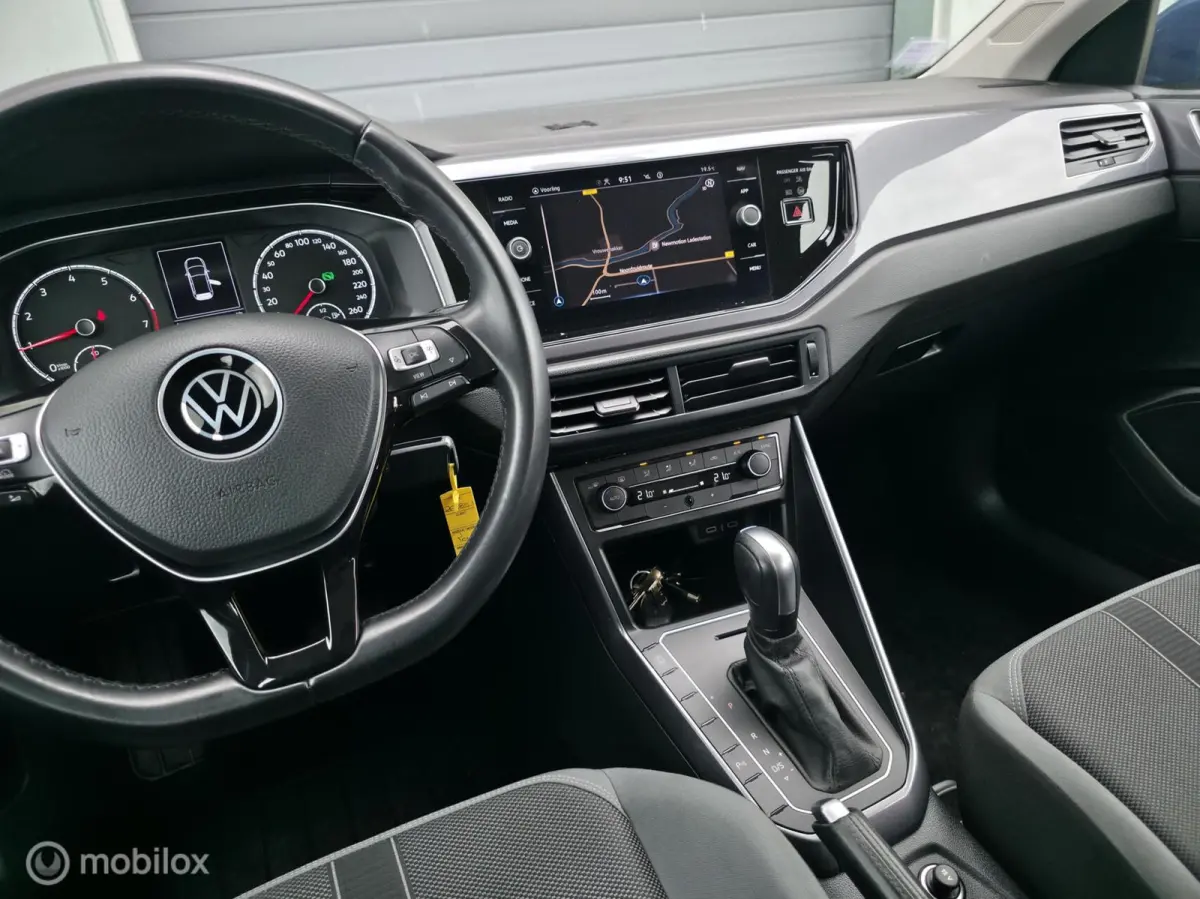 1.0 TSI R-Line / Navi / Camera / Carplay
