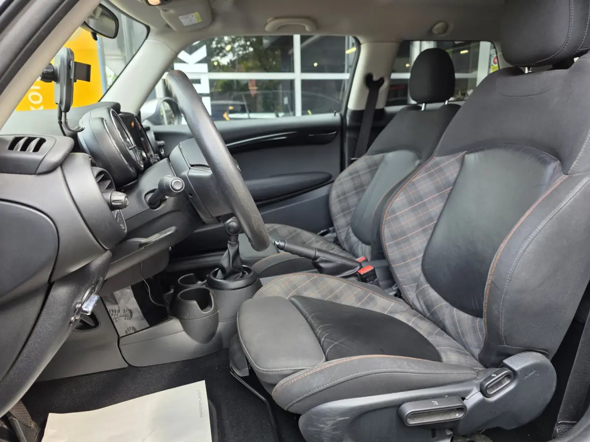 1.5 Cooper Chili / CARPLAY / AIRCO
