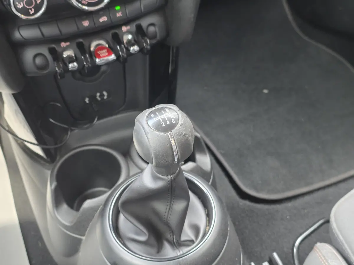 1.5 Cooper Chili / CARPLAY / AIRCO