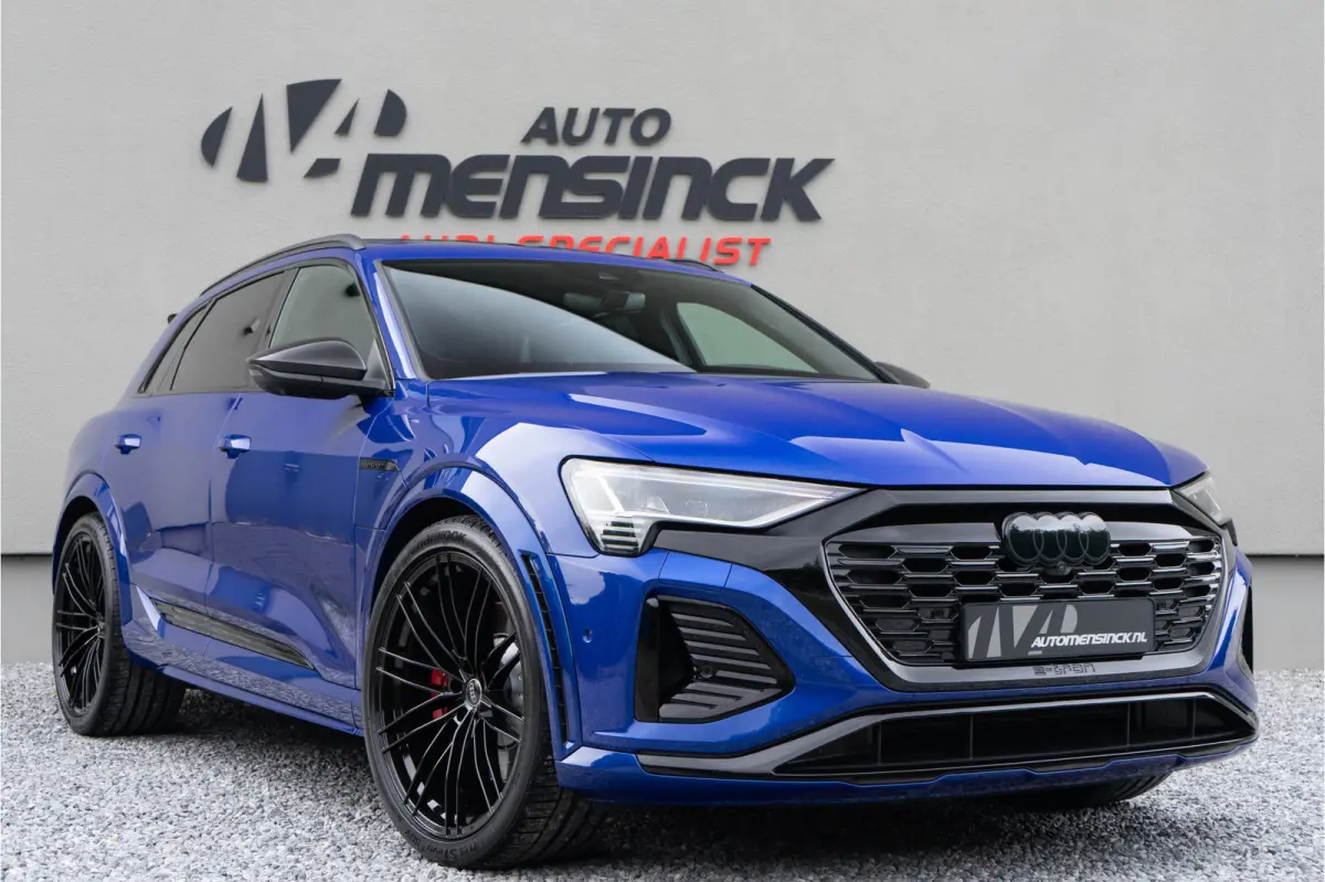 SQ8 Quattro / 23 Inch Velgen/ 360 Top View/ B&O/ Rode Stiksels/ Panoramadak/ 371kW