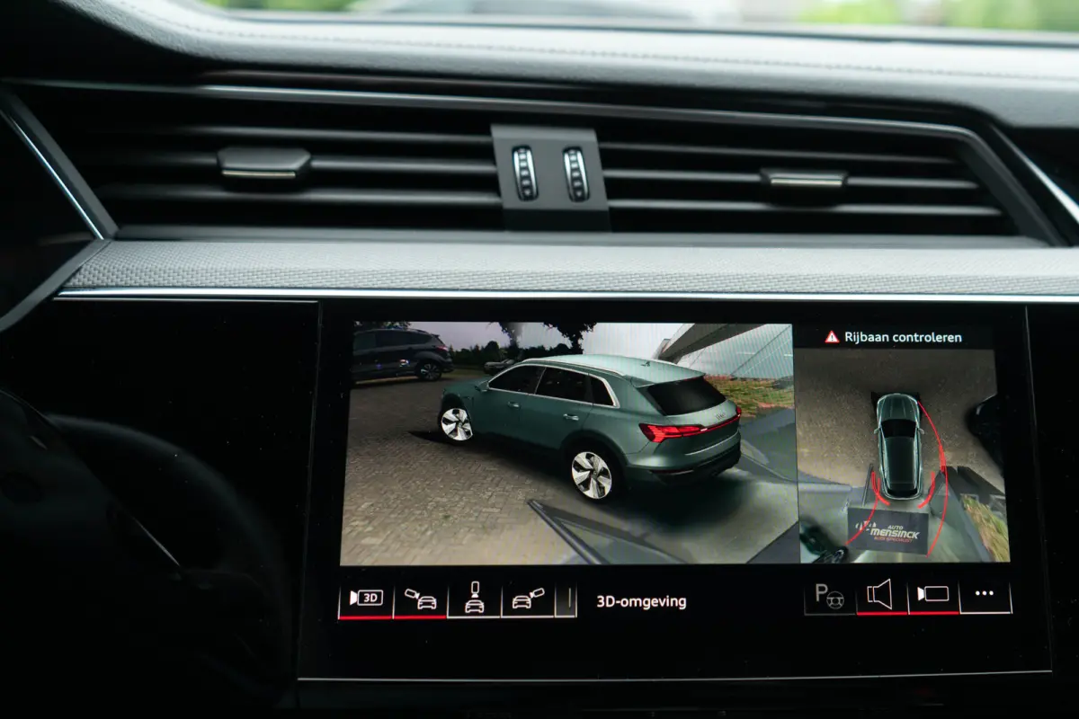 SQ8 Quattro / 23 Inch Velgen/ 360 Top View/ B&O/ Rode Stiksels/ Panoramadak/ 371kW