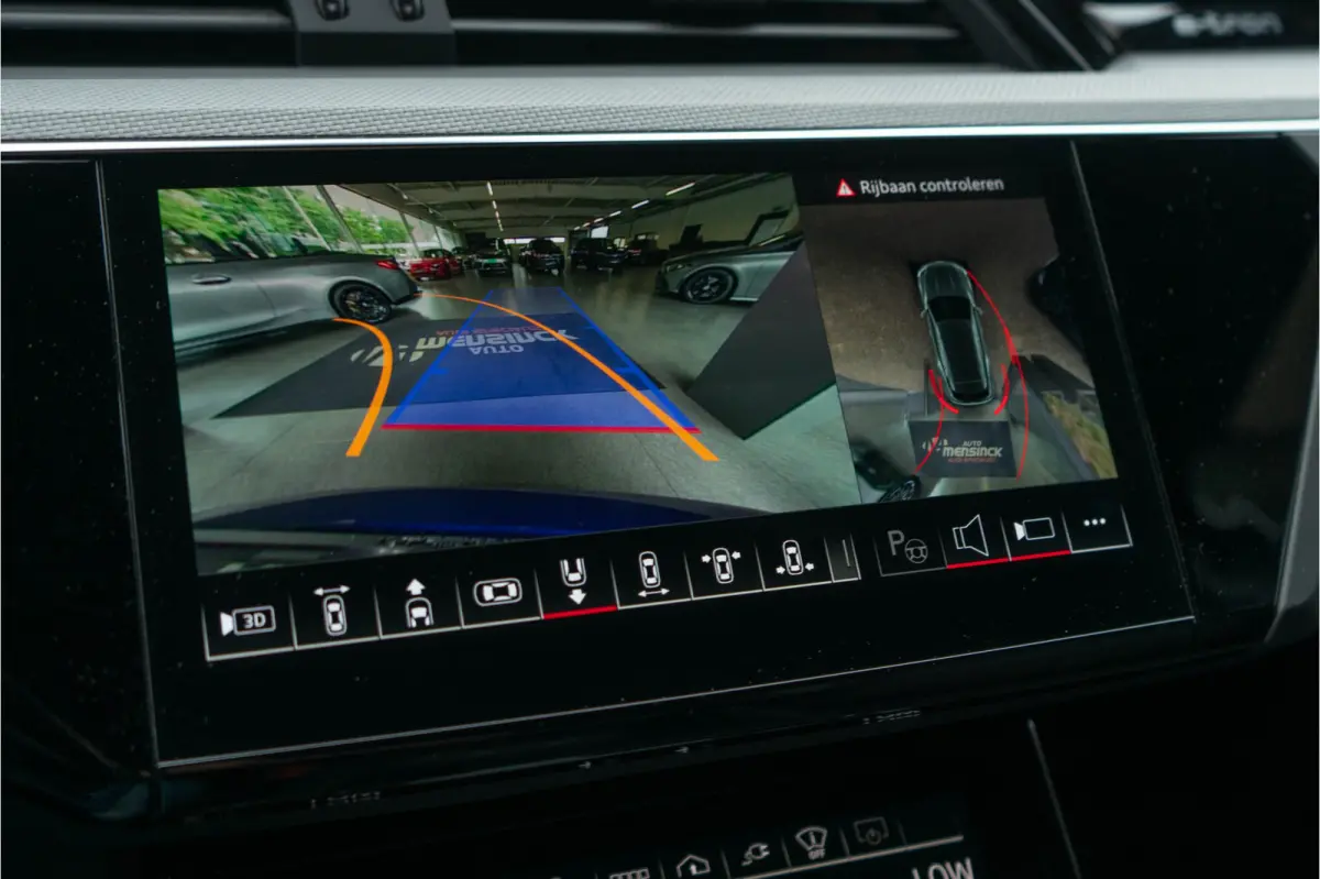 SQ8 Quattro / 23 Inch Velgen/ 360 Top View/ B&O/ Rode Stiksels/ Panoramadak/ 371kW