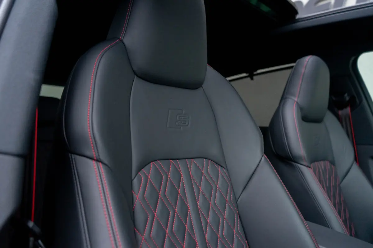 SQ8 Quattro / 23 Inch Velgen/ 360 Top View/ B&O/ Rode Stiksels/ Panoramadak/ 371kW