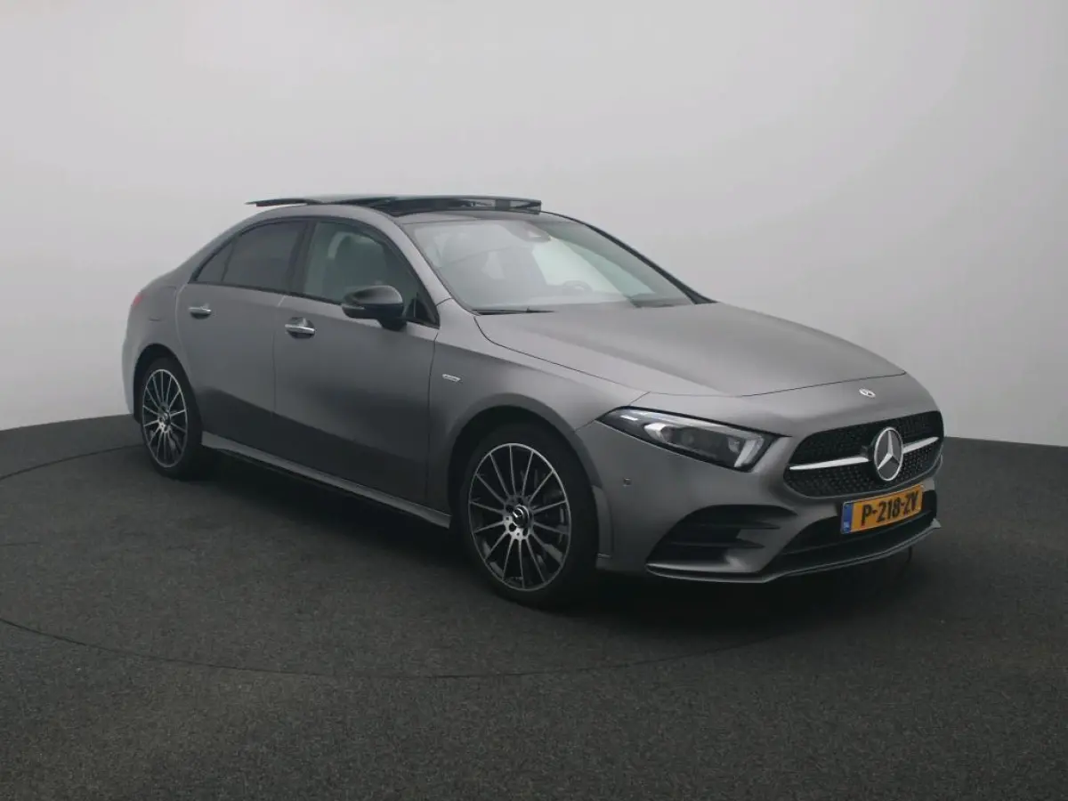 250 e Business Solution AMG-Line / Panaroma-dak / Achteruitrijcamera / Night-Pakket / Multispaaks /