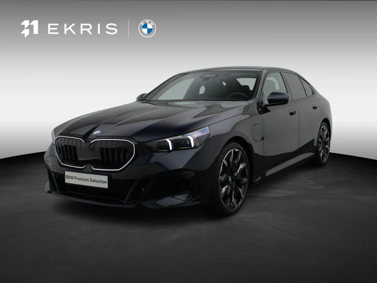 550e xDrive M Sportpakket Pro | Innovation Pack | Travel Pack | Comfort Pack | Trekhaak | Panoramadak | Comfortstoelen | Driving Assistant Professional | Bowers & Wilkins | 21''