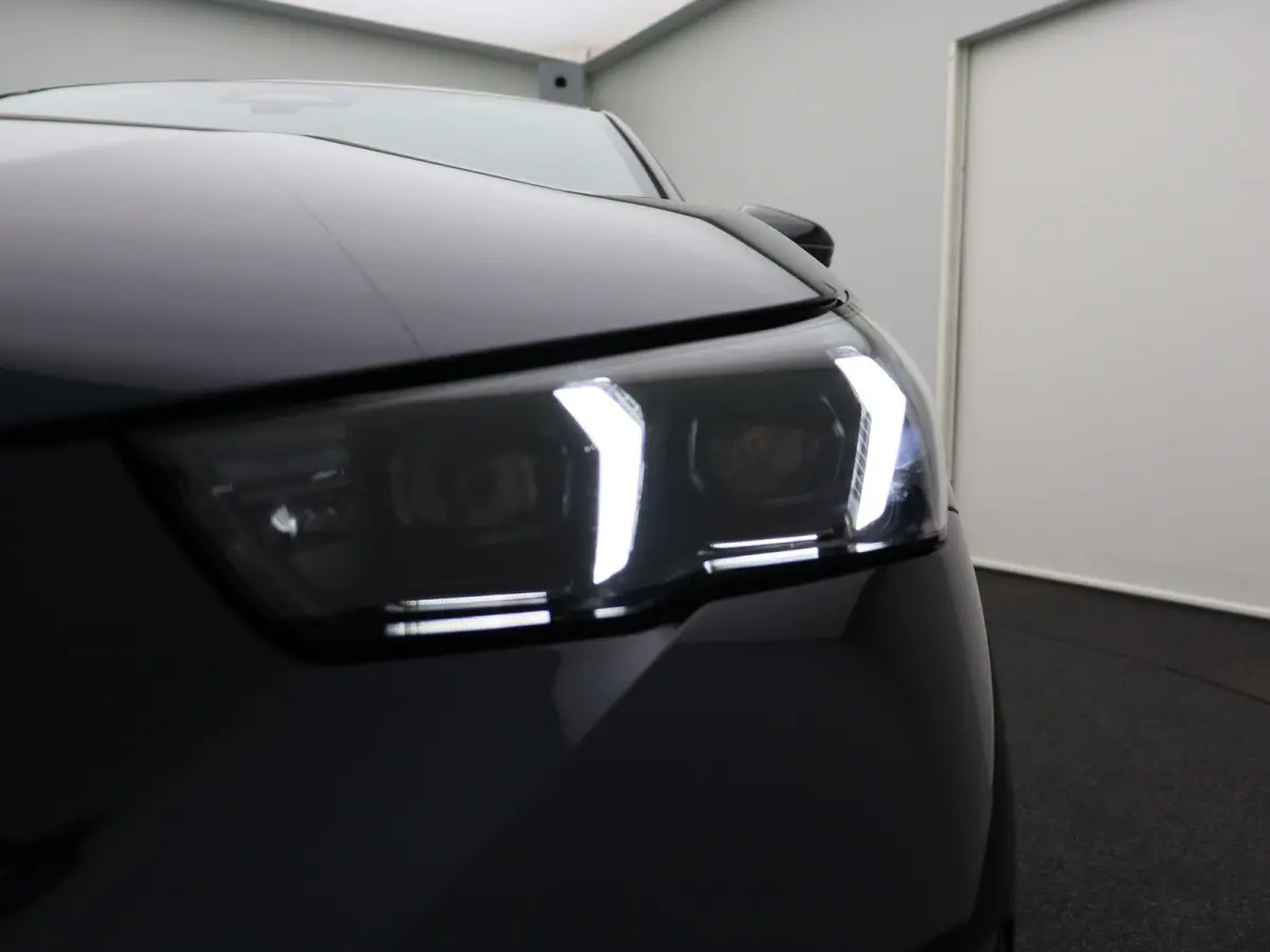550e xDrive M Sportpakket Pro | Innovation Pack | Travel Pack | Comfort Pack | Trekhaak | Panoramadak | Comfortstoelen | Driving Assistant Professional | Bowers & Wilkins | 21''