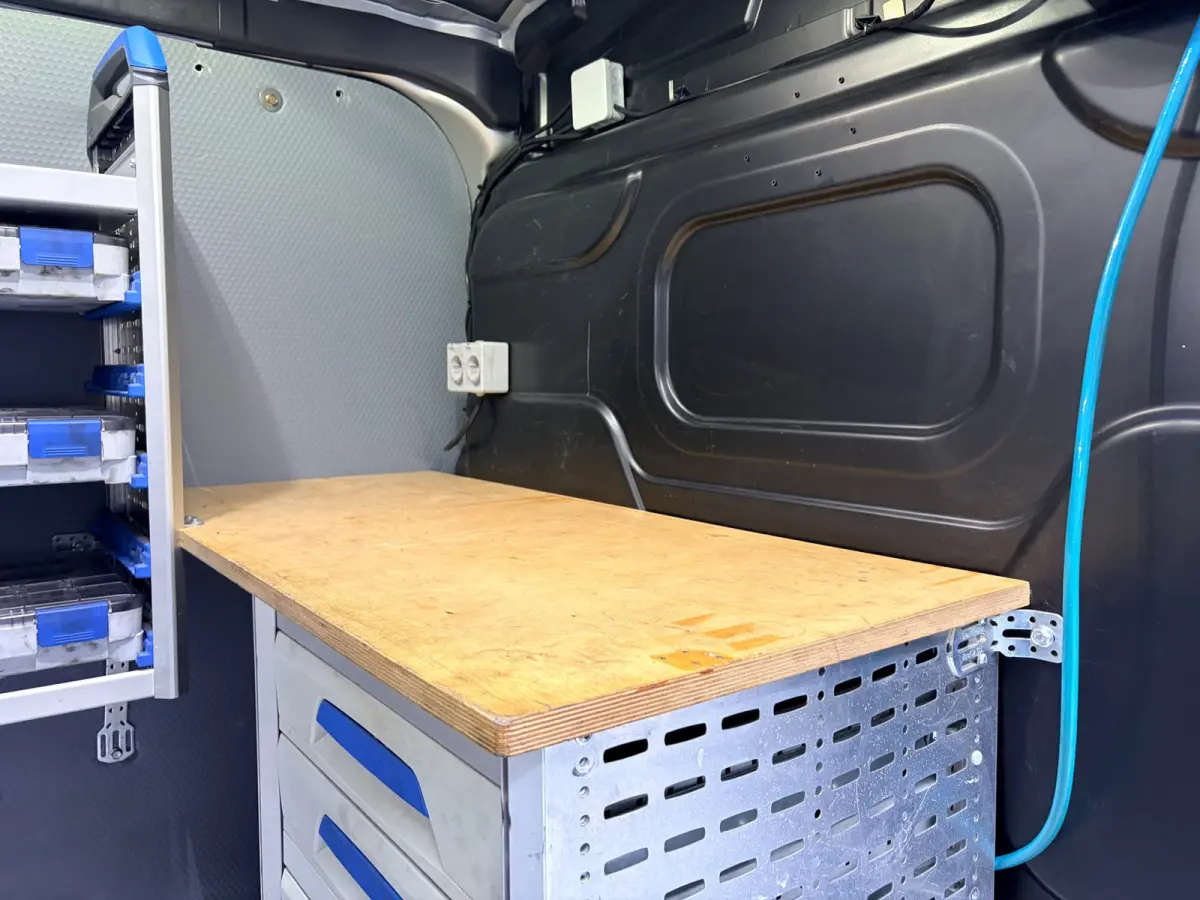 Servicewagen 350 2.0 TDCI 131PK euro6 L2H2 3Persoons Trend 3Persoons, Sortimo werkplaats inrichting, RIJKLAARPRIJS